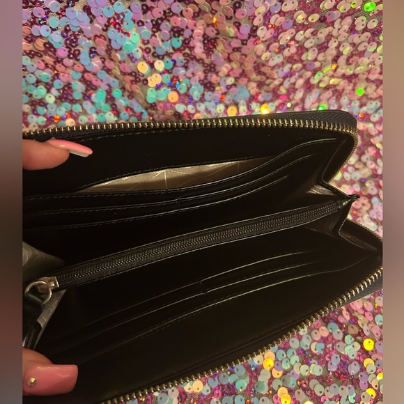 Badgley Mischa Saffiano Wallet - Picture 4 of 9